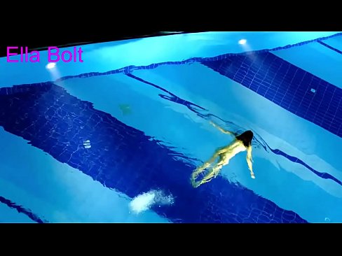 ❤️ Ma nistax nieqaf nara, blonda żagħżugħa maqbuda tgħum nuda fil-pool tar-resort ELLA BOLT Video tal-ħakk f'mt.porngipfy.ru ❌️❤