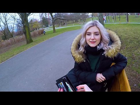 ❤️ Tibla kum sħun ta' barrani għall-flus - blowjob fil-park minn Eva Elfie Video tal-ħakk f'mt.porngipfy.ru ❌️❤